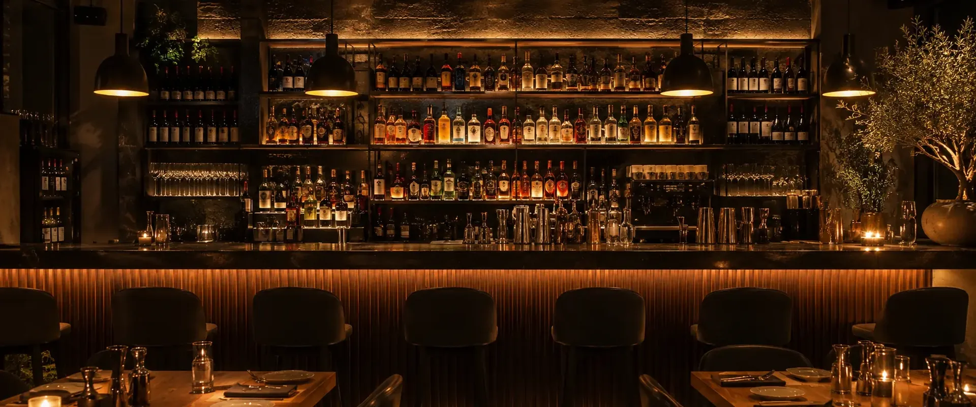 The bar of Osteria Fiore in the evening light